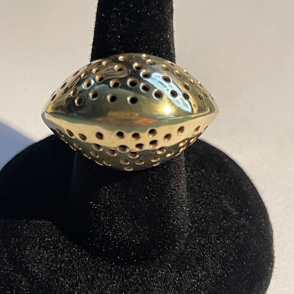 Beautifully Designed Dome Ring size 5.5
